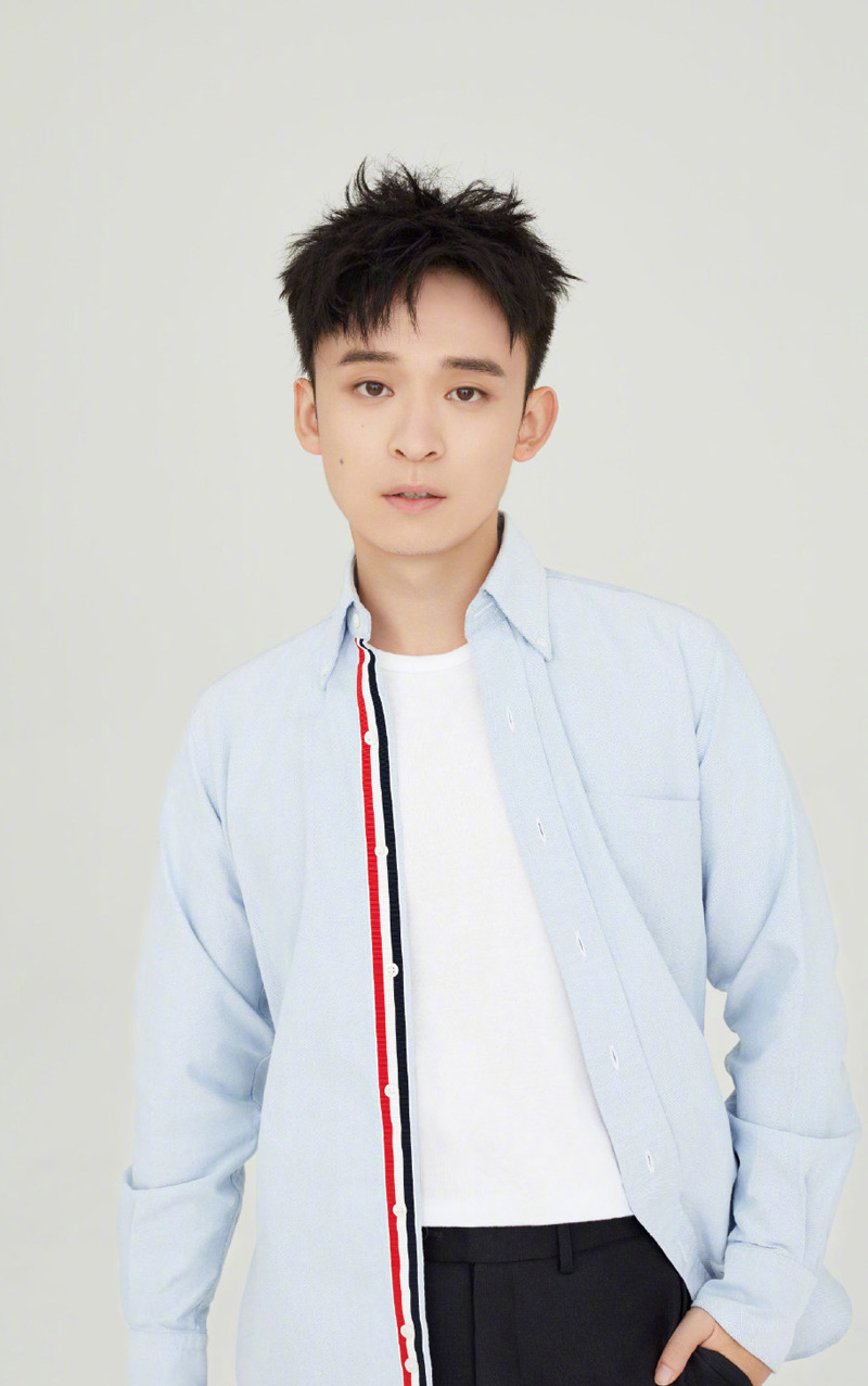 高清中国大陆北京影视演员董子健青春帅气时尚写真图片图片