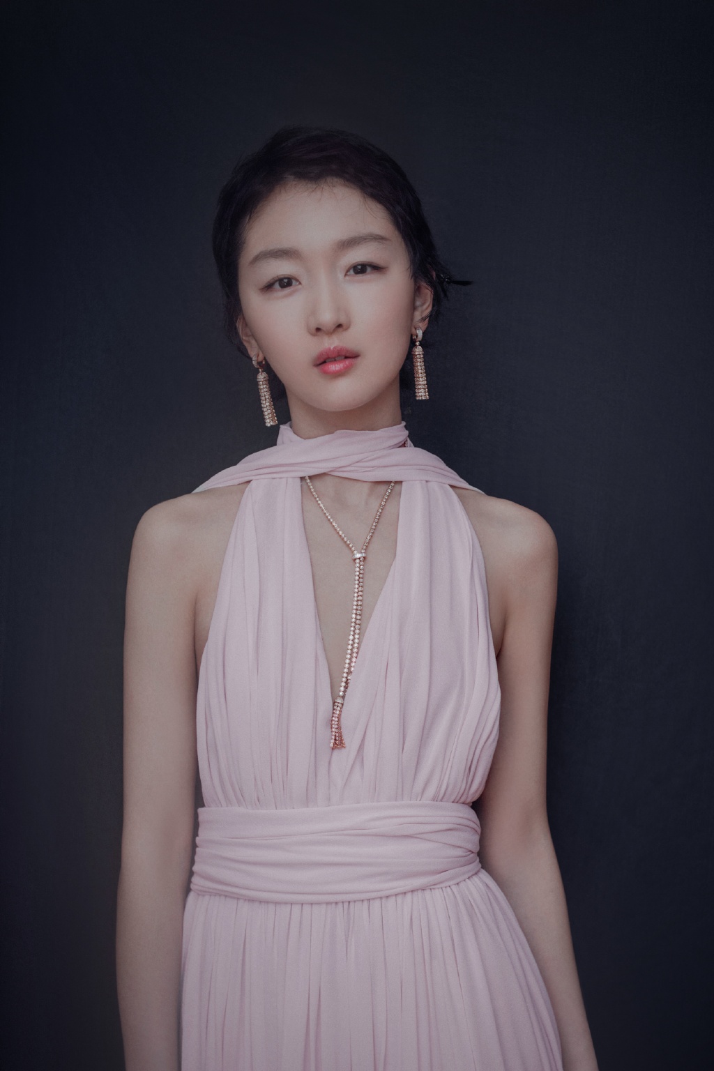高清中国内地影视河北省石家庄女演员周冬雨百变造型时尚杂志写真图片壁纸图片