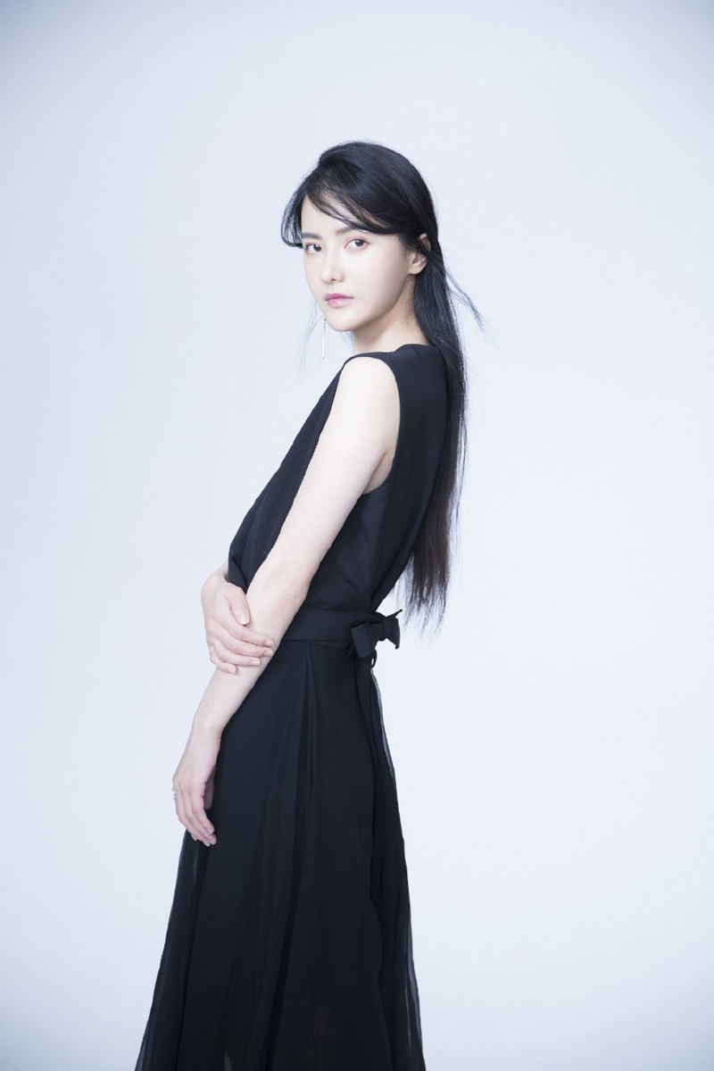 张芷溪清新甜美写真图片图片