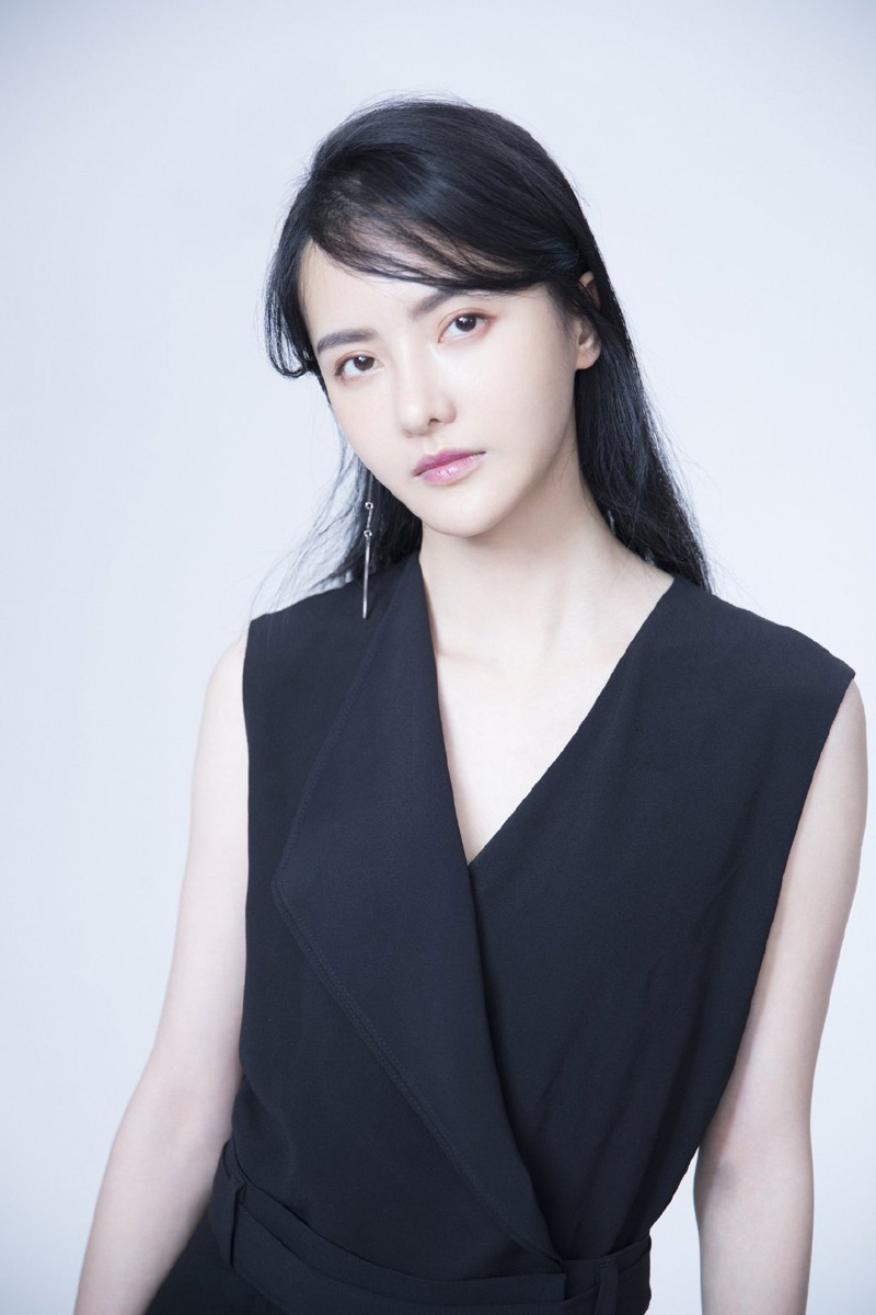 张芷溪清新甜美写真图片图片