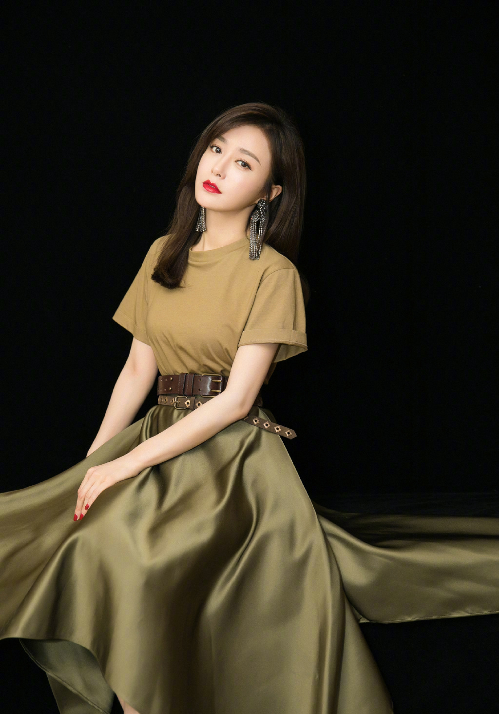 高清中国内地辽宁省沈阳女演员秦岚优雅自信性感写真图片