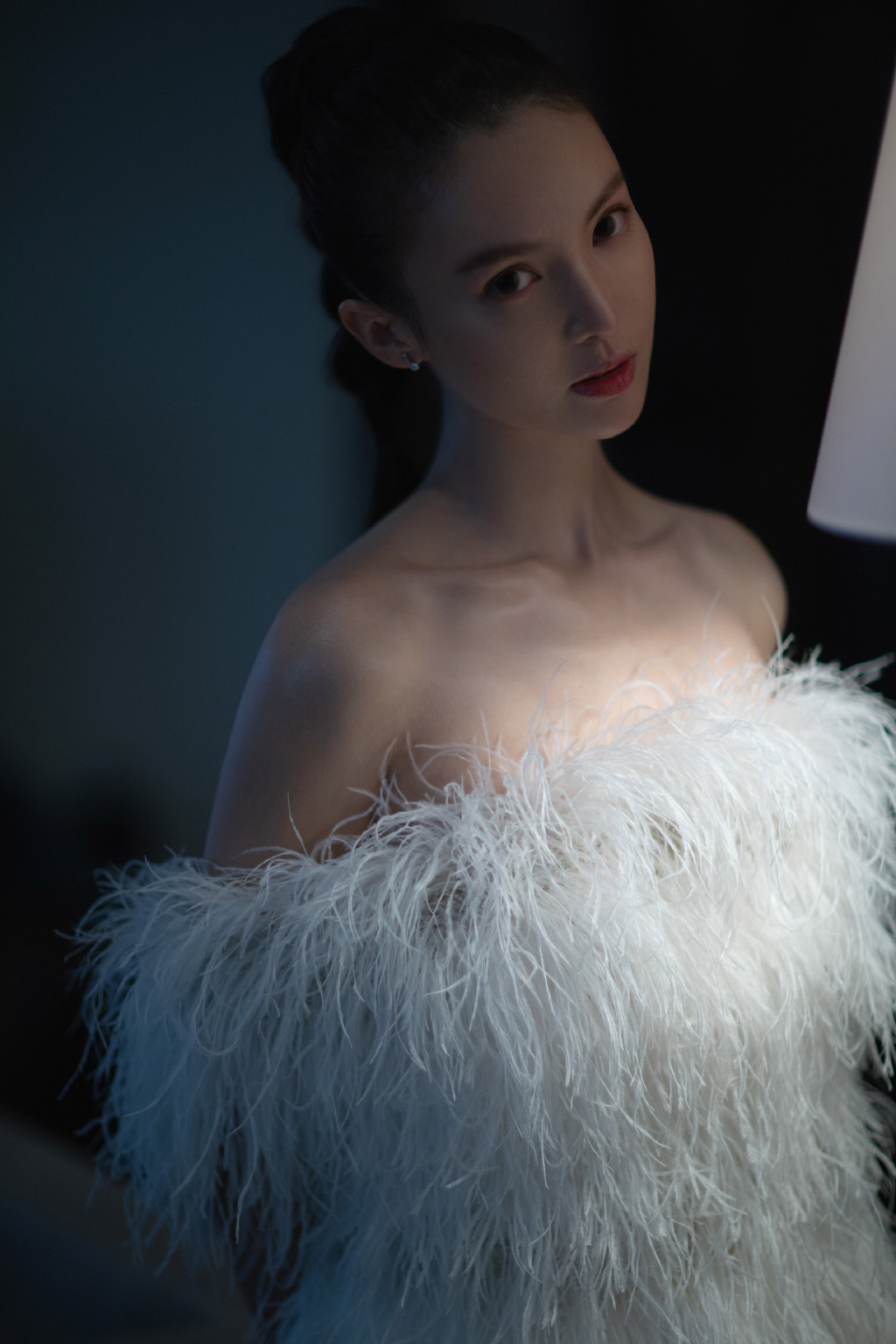 中国大陆山东济南女演员平面模特金晨性感时髦机场照图片图片