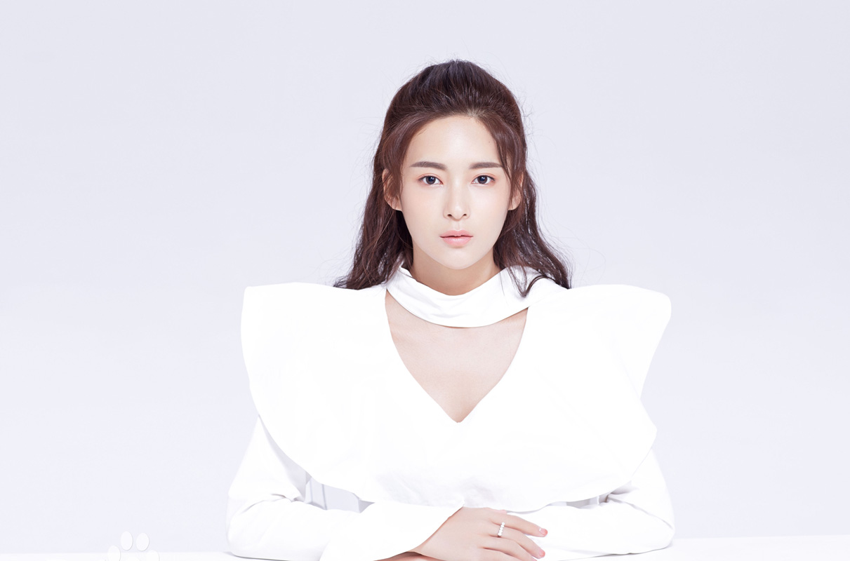 高清中国内地美女孙安可甜美养眼冬日写真图片图片