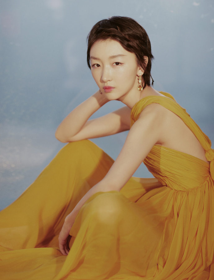 高清中国内地影视河北省石家庄女演员周冬雨纯白甜美唯美高清桌面壁纸图片