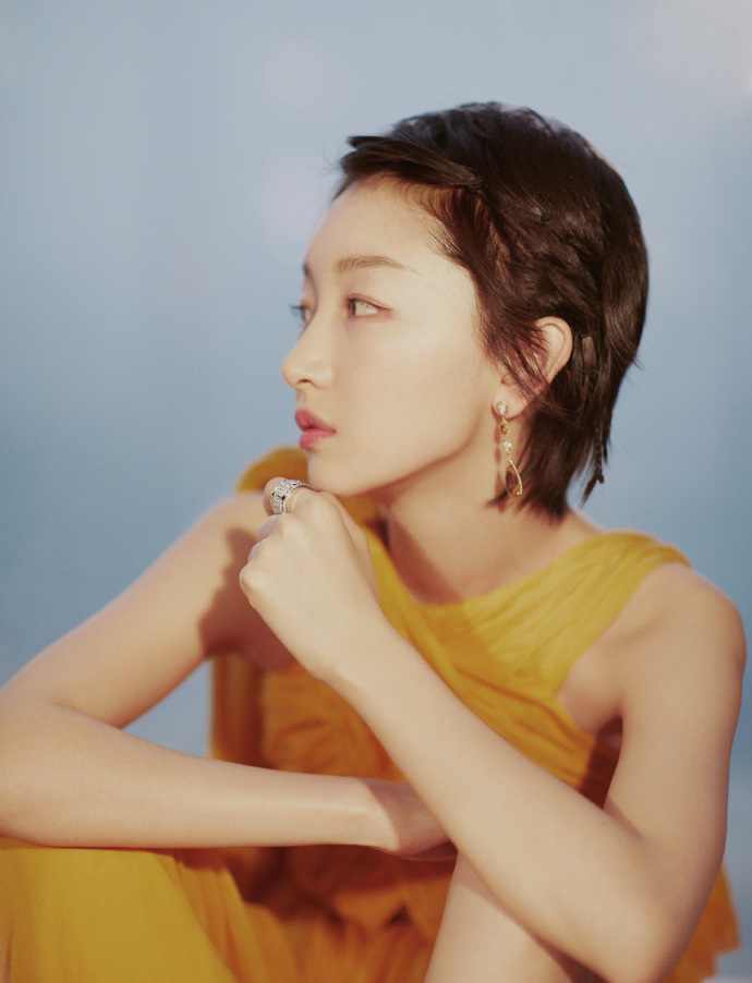 高清中国内地影视河北省石家庄女演员周冬雨纯白甜美唯美高清桌面壁纸图片