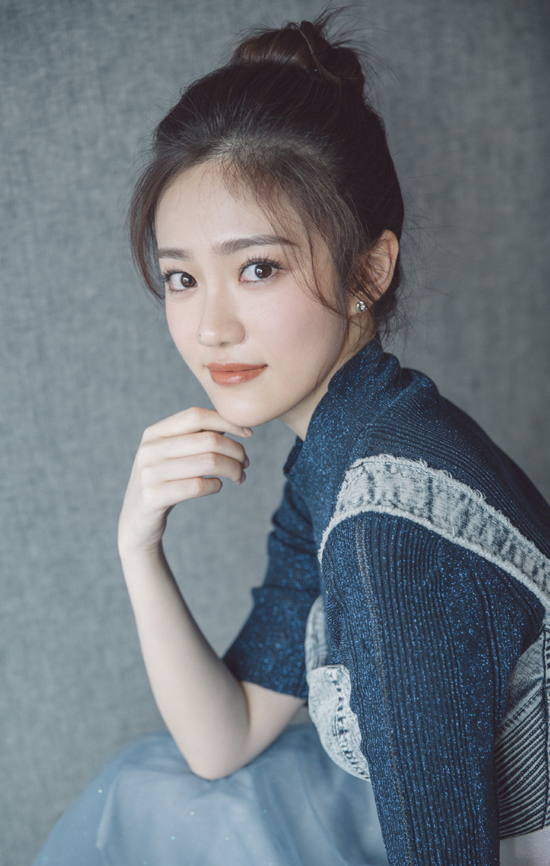 中国内地海市女演员汤梦佳清纯可爱生活照图片图片