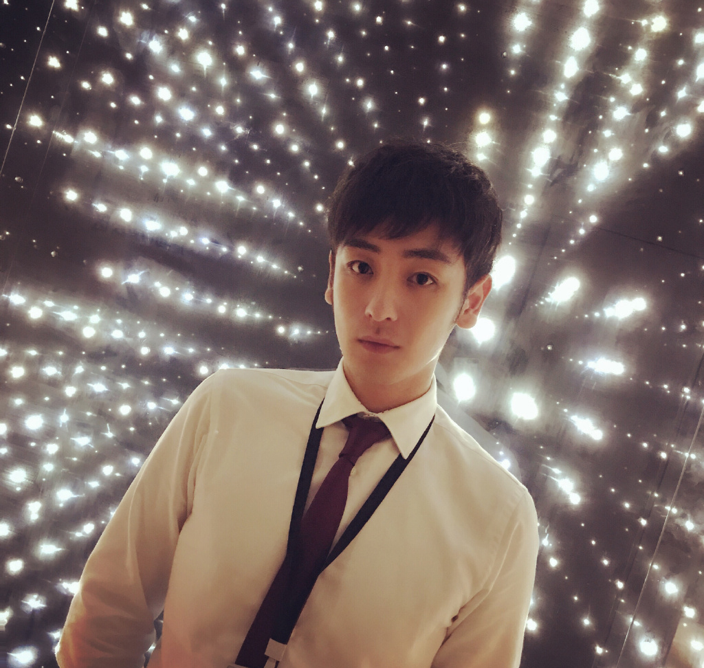 高清河南男星向昊慵懒居家帅气图片图片