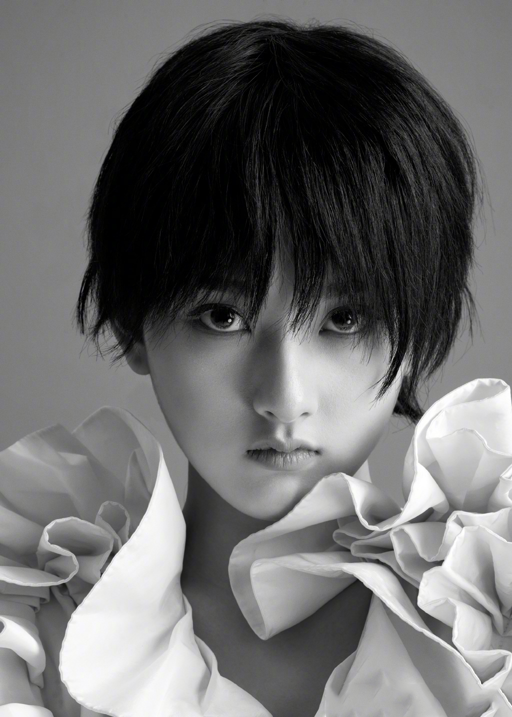 中国北京当代95后女演员宋祖儿性感优雅写真桌面壁纸图片 中国北京当代95后女演员宋祖儿性感优雅写真桌面壁纸图片