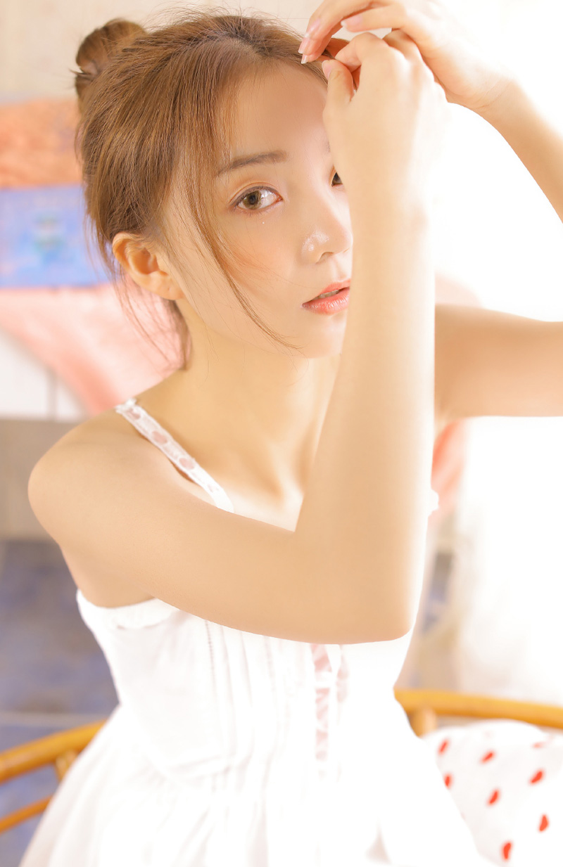 高清中国内地美女虞书欣甜美运动风写真图片图片