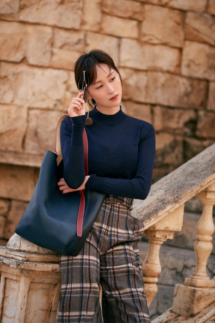 练练水手服性感时尚写真桌面壁纸图片 练练水手服性感时尚写真桌面壁纸图片