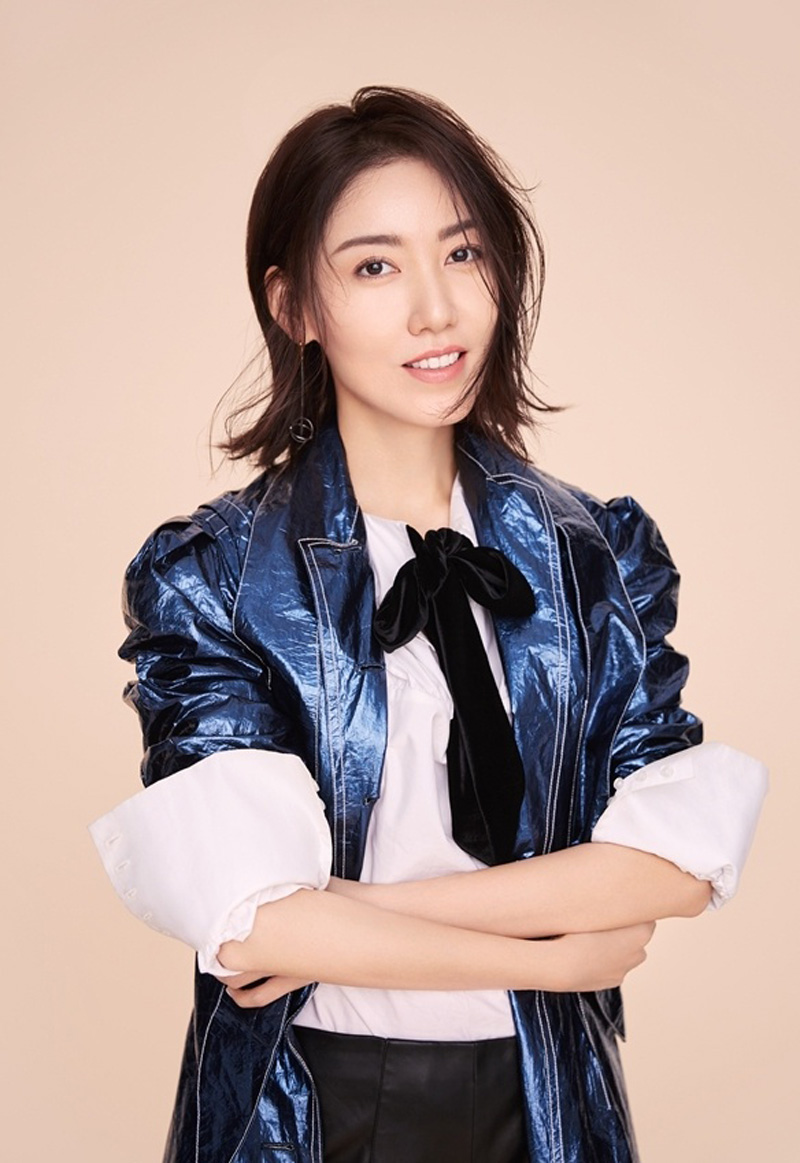 美女高露图片