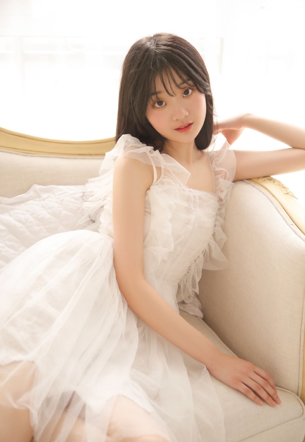 清纯校花美女生活照 长发直发美女图片大全图片
