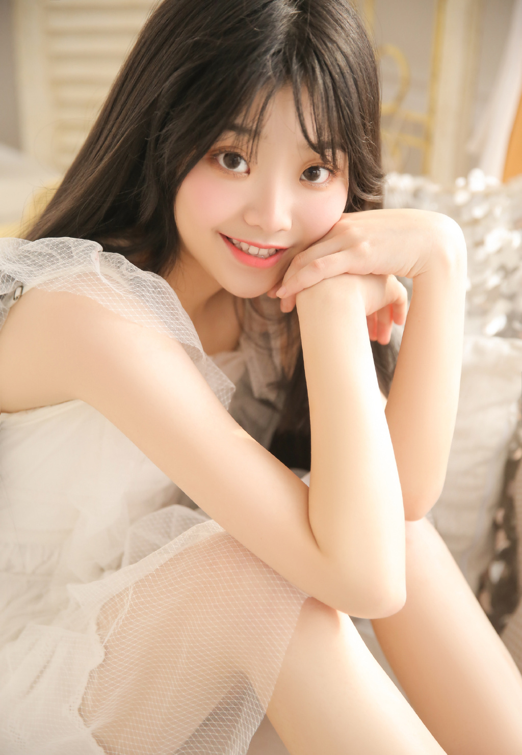 清纯校花美女生活照 长发直发美女图片大全图片