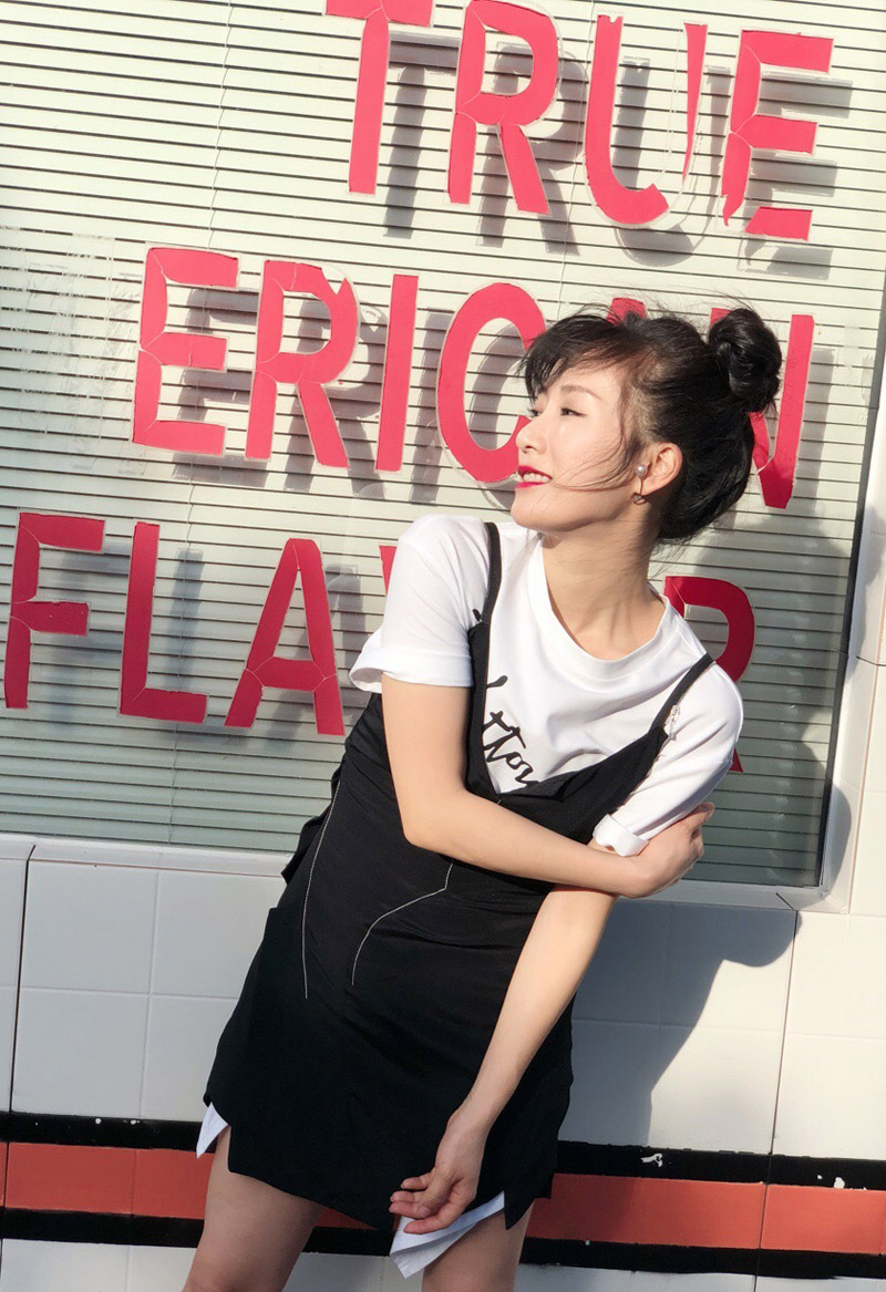 李念性感时尚写真图片图片