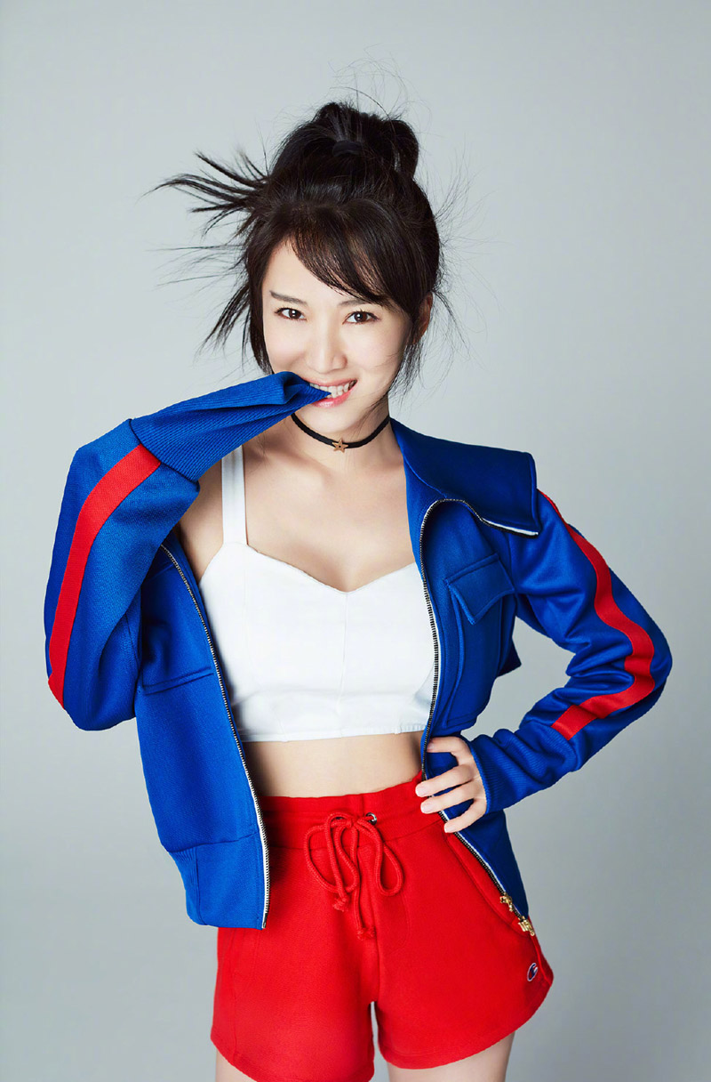 高清女星冯若绮红色性感靓丽写真图片图片
