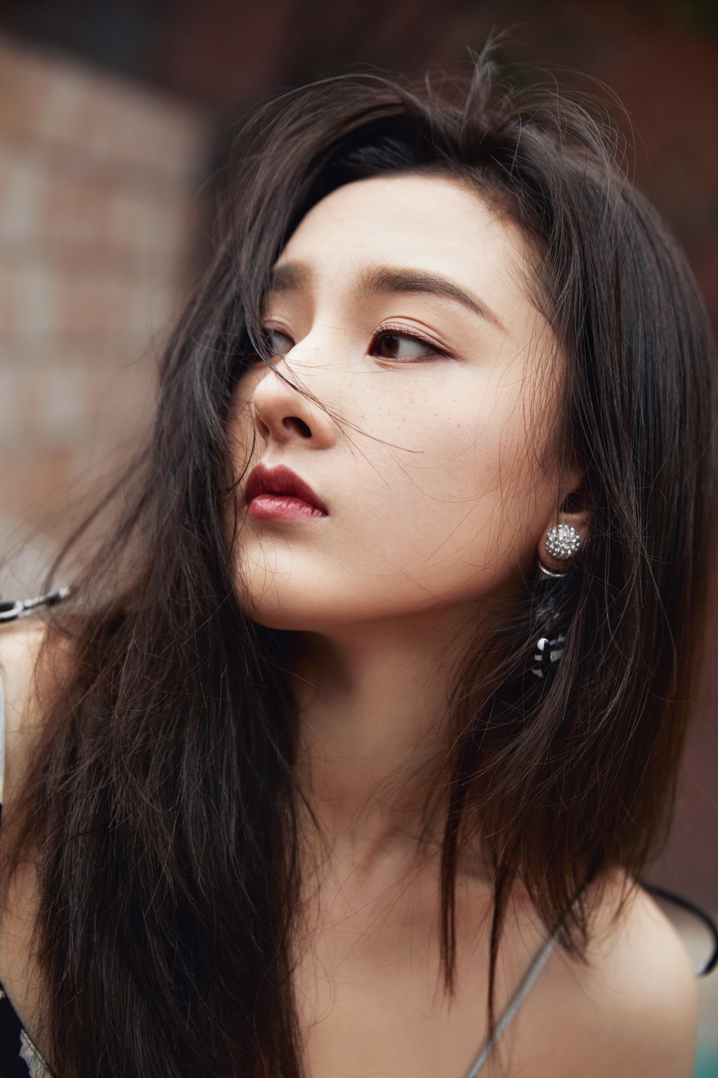 中国北京当代95后女演员小哪吒宋祖儿时尚清新写真桌面壁纸图片