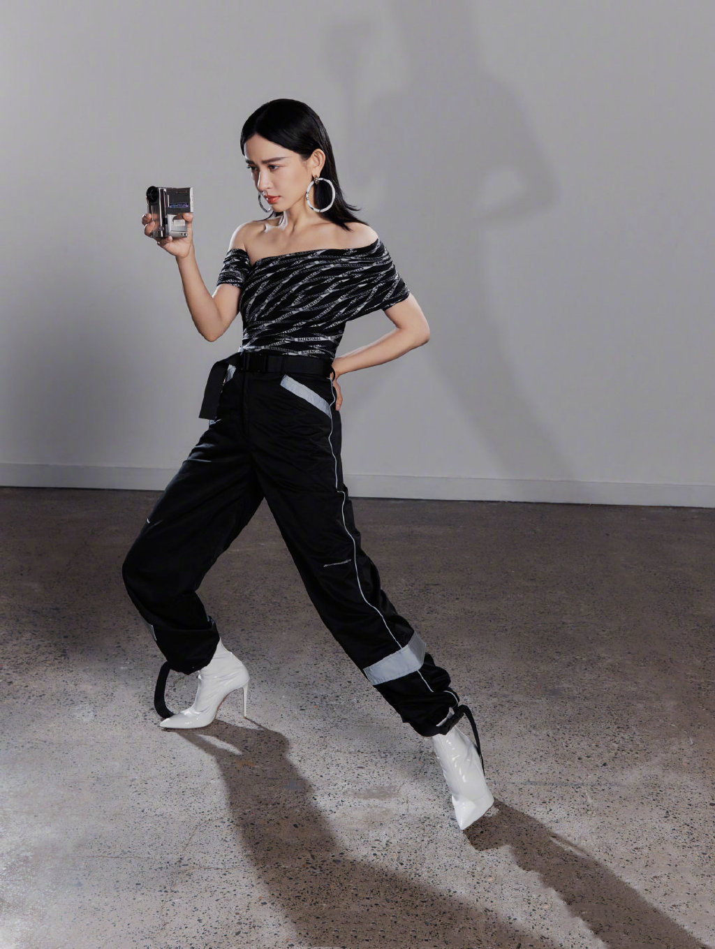 中国内地安徽女演员施诗人气名模性感礼服写真图片图片