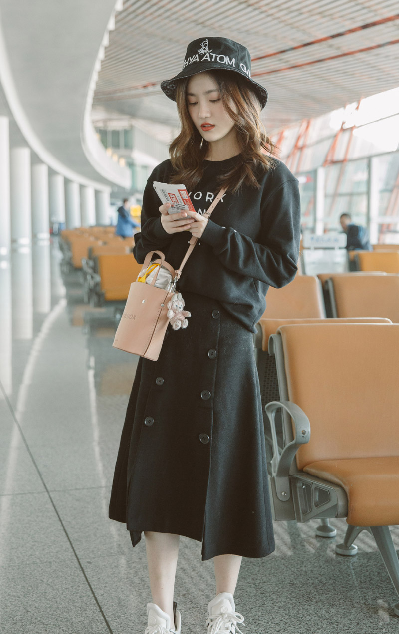 中国内地海市女演员汤梦佳甜美迷人夏日写真图片图片