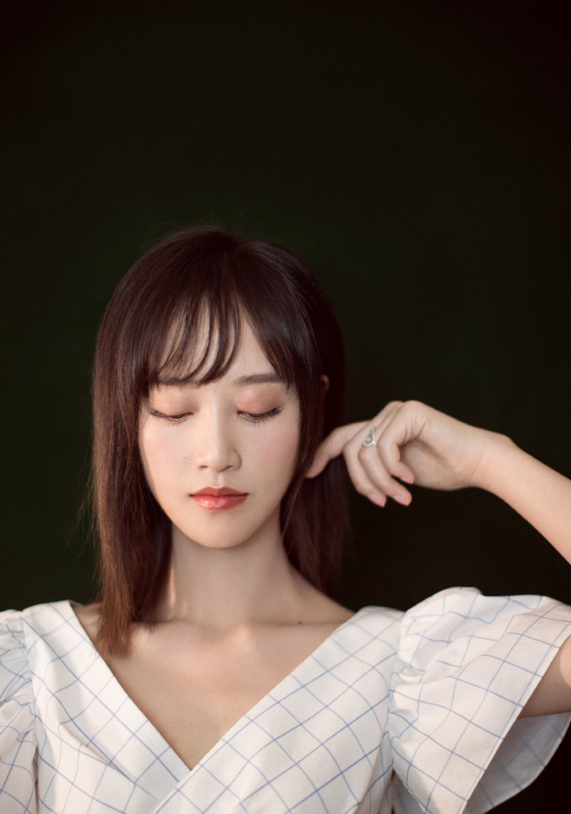蓝盈莹图片