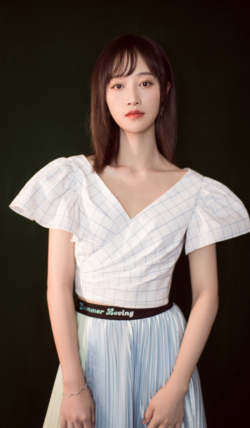 蓝盈莹图片