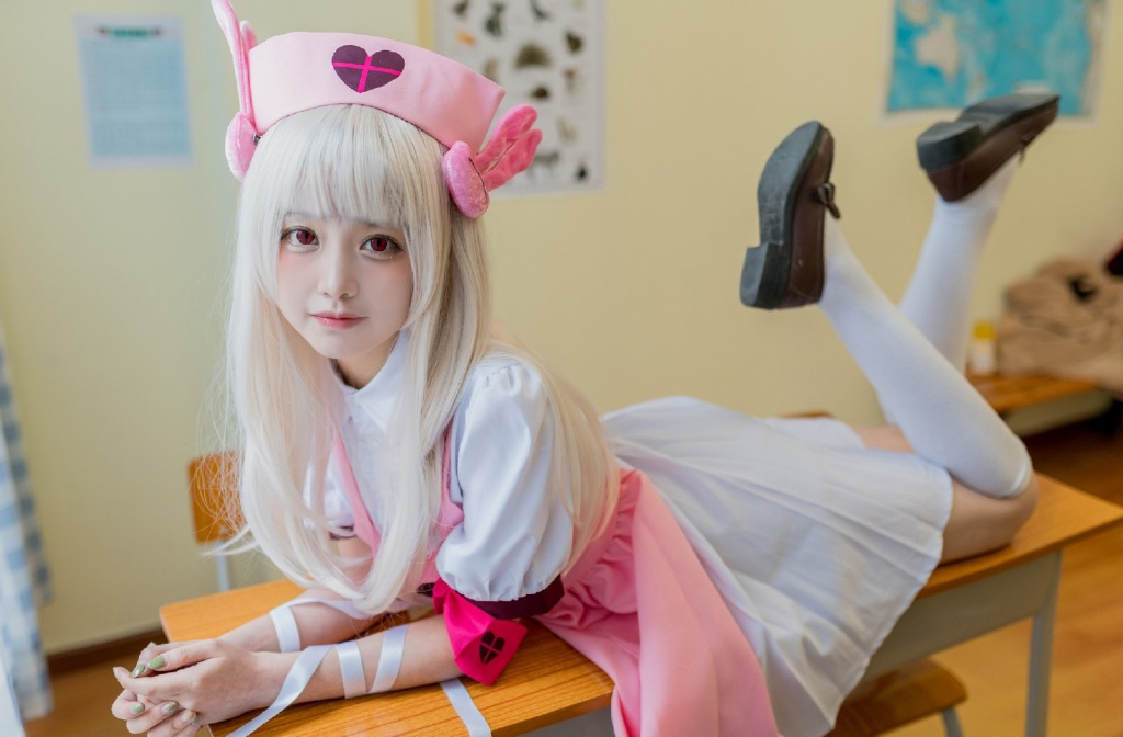 可爱女星徐娇cosplay性感兔女郎写真图片