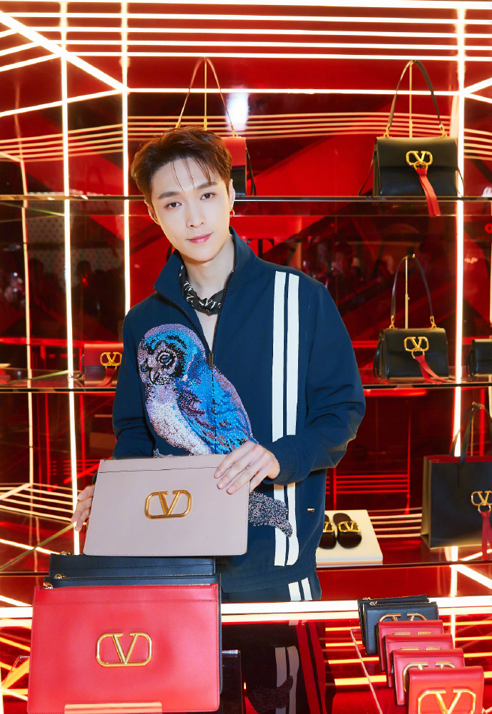 张艺兴图片