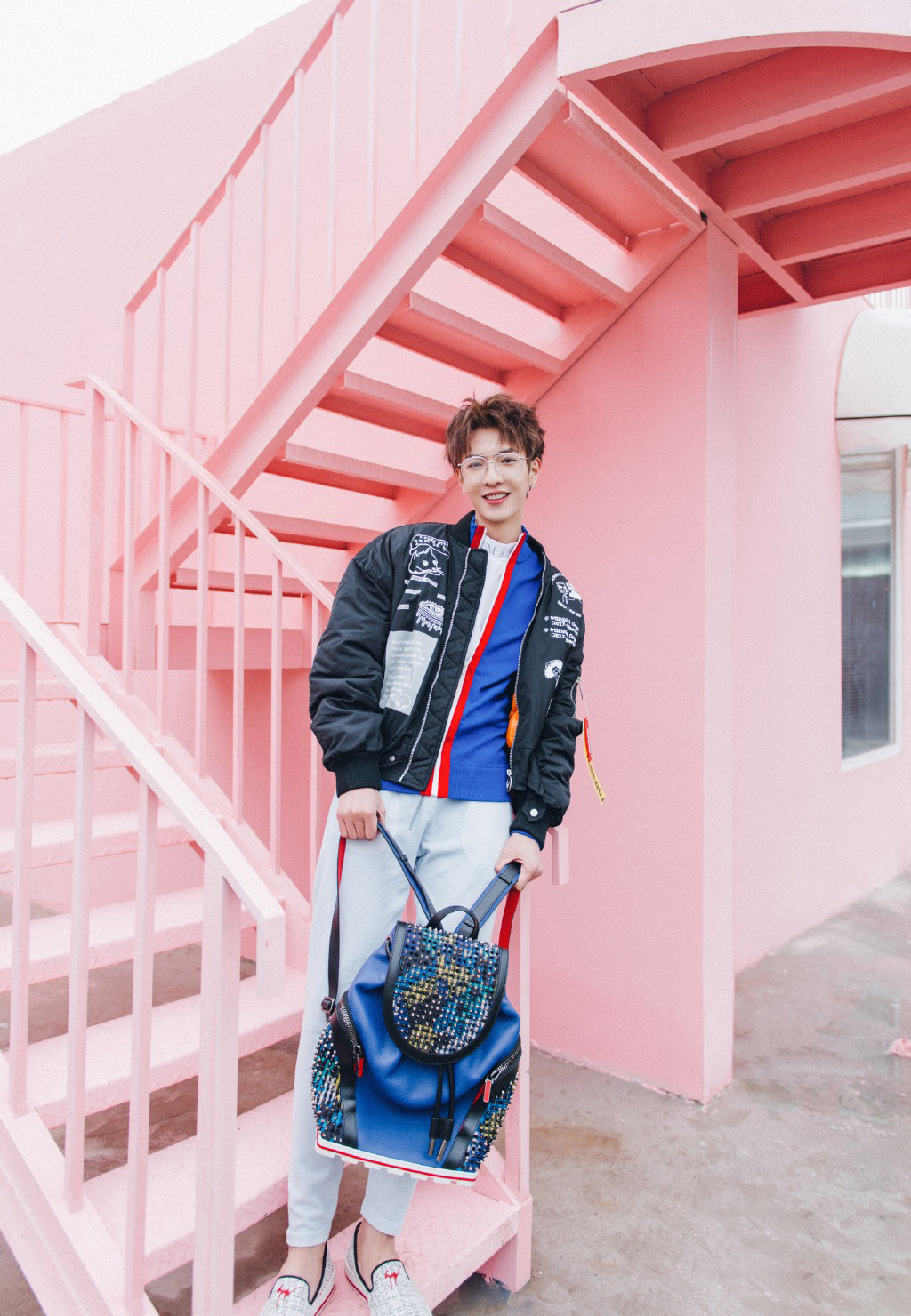 高清男明星董岩磊综艺活动照图片图片