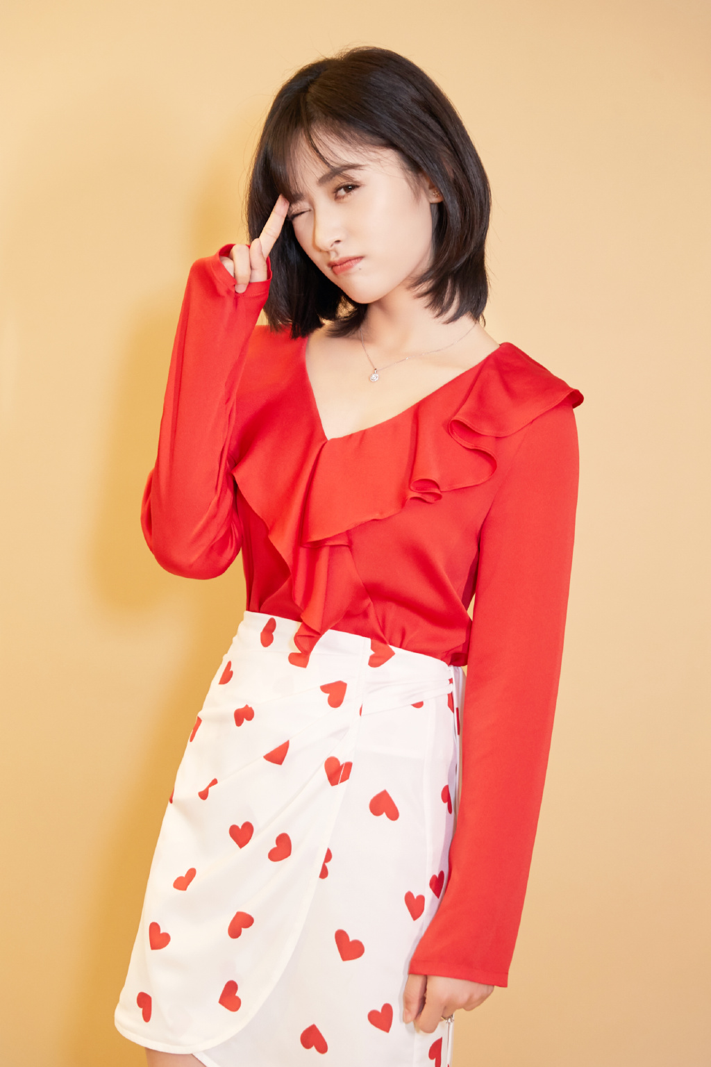 美女沈月图片