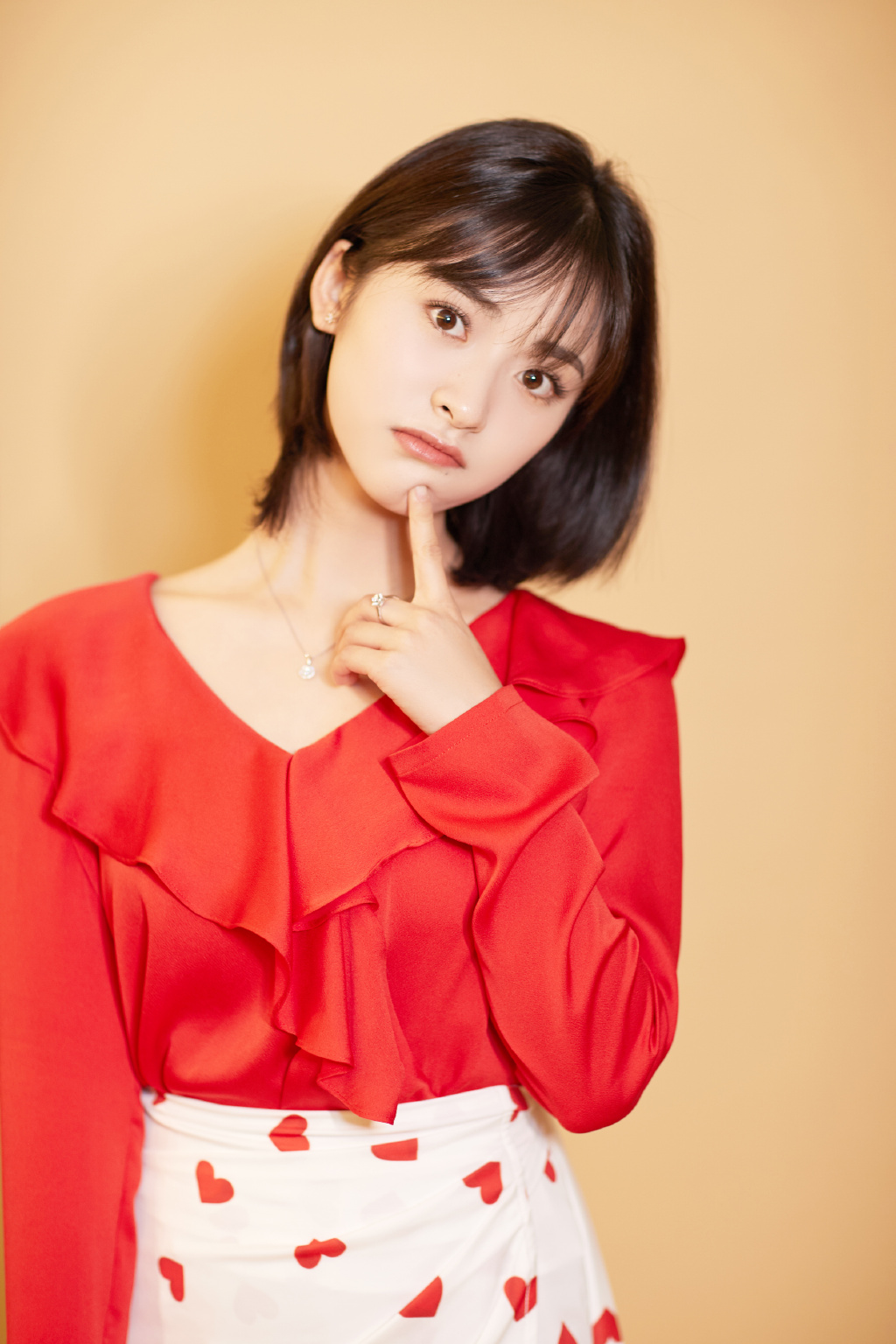 美女沈月图片