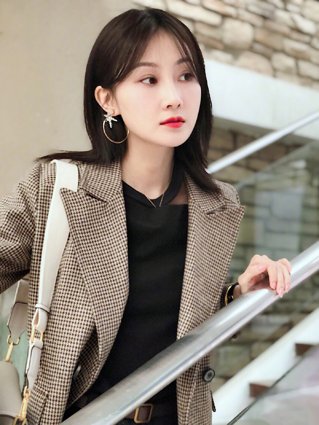 中国内地辽宁省大连女演员林鹏休闲率性时尚街拍图片图片 中国内地辽宁省大连女演员林鹏休闲率性时尚街拍图片图片