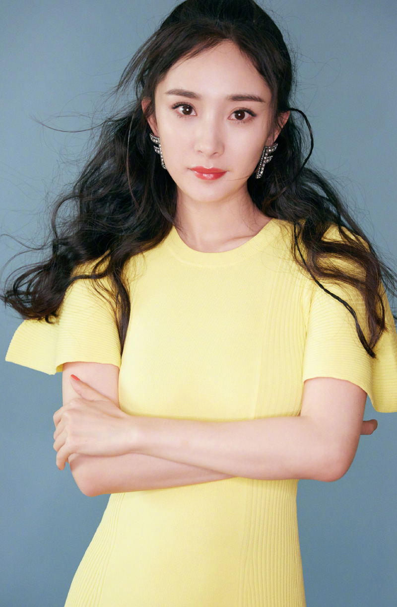 中国内地北京影视女演员杨幂优雅复古写真桌面壁纸图片