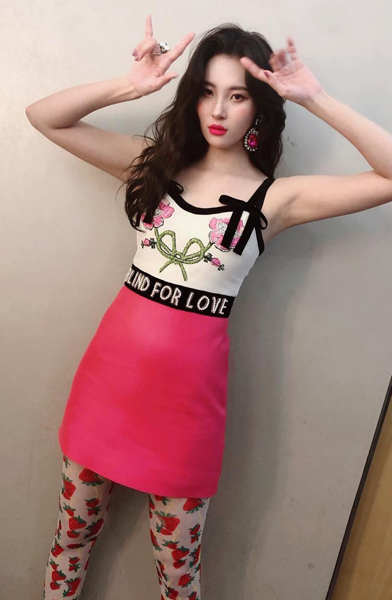 李宣美图片