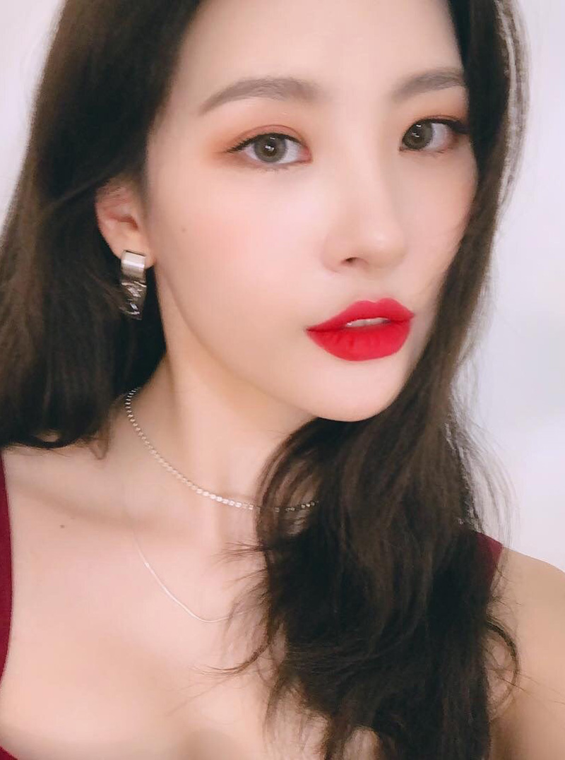 李宣美图片