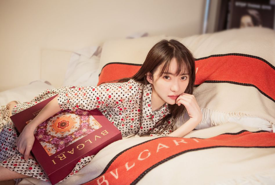 高清辽宁大连女明星宅男女生刘萌萌性感写真高贵迷人图片