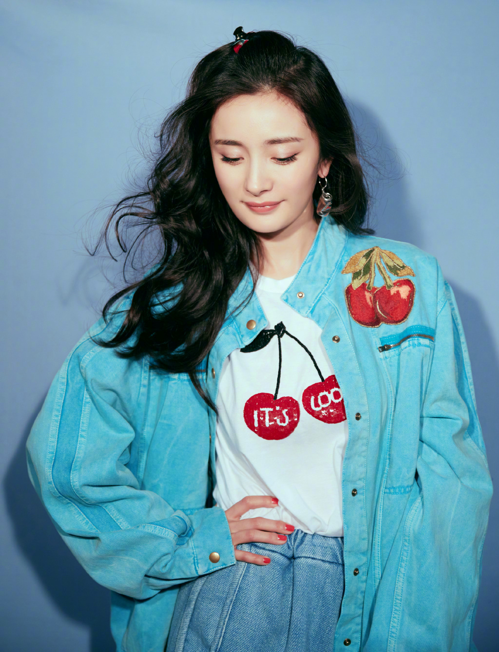 中国内地北京影视女演员杨幂优雅复古写真桌面壁纸图片