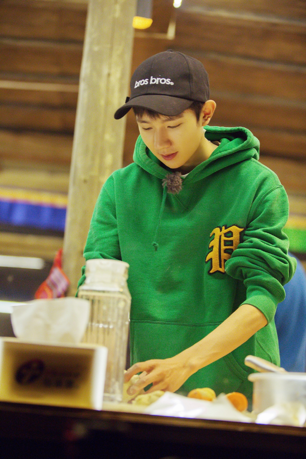 高清综艺剧照《哈哈农夫》贾乃亮第九期剧照图片图片