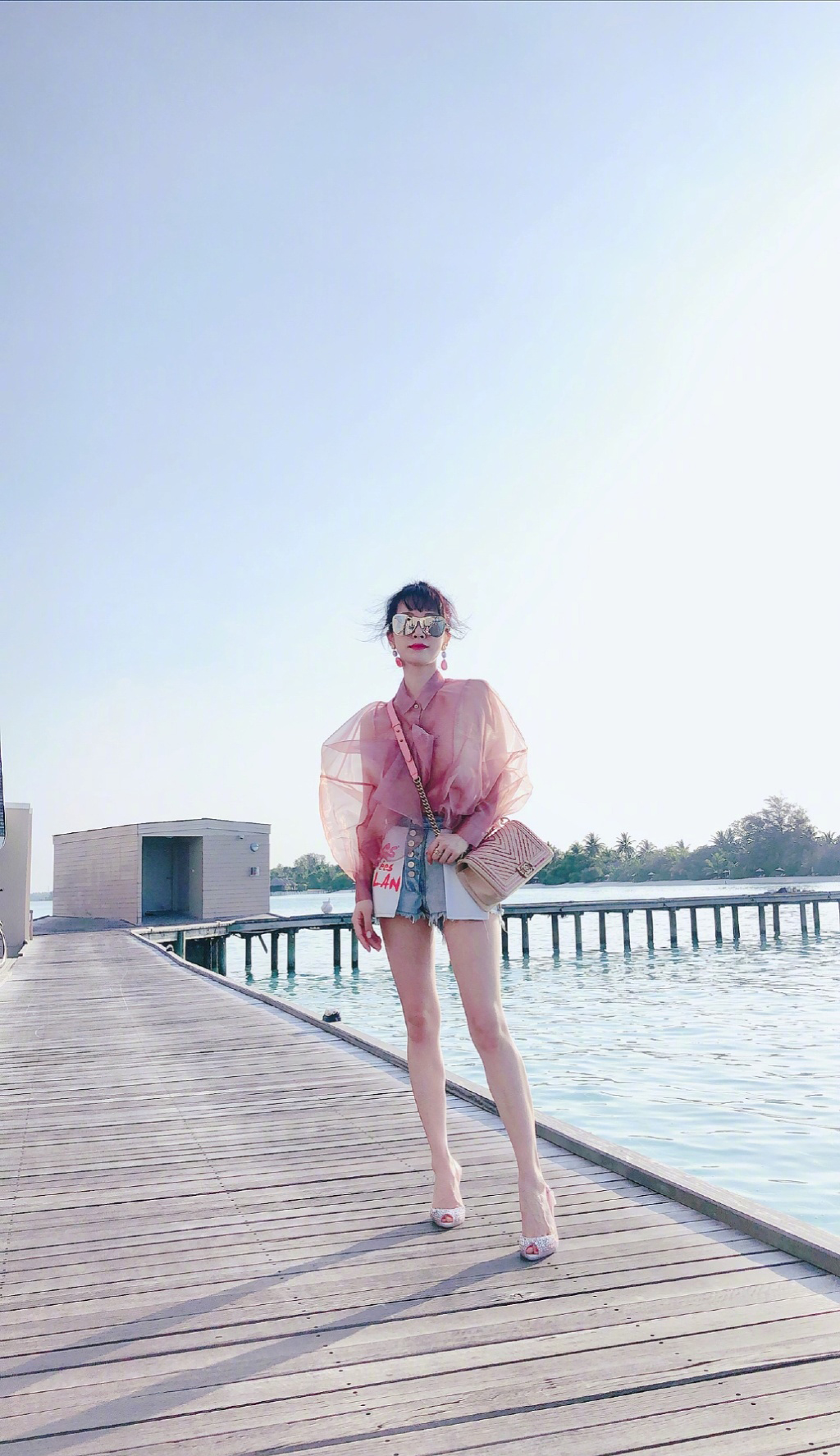 李念写真 李念红裙性感写真图片