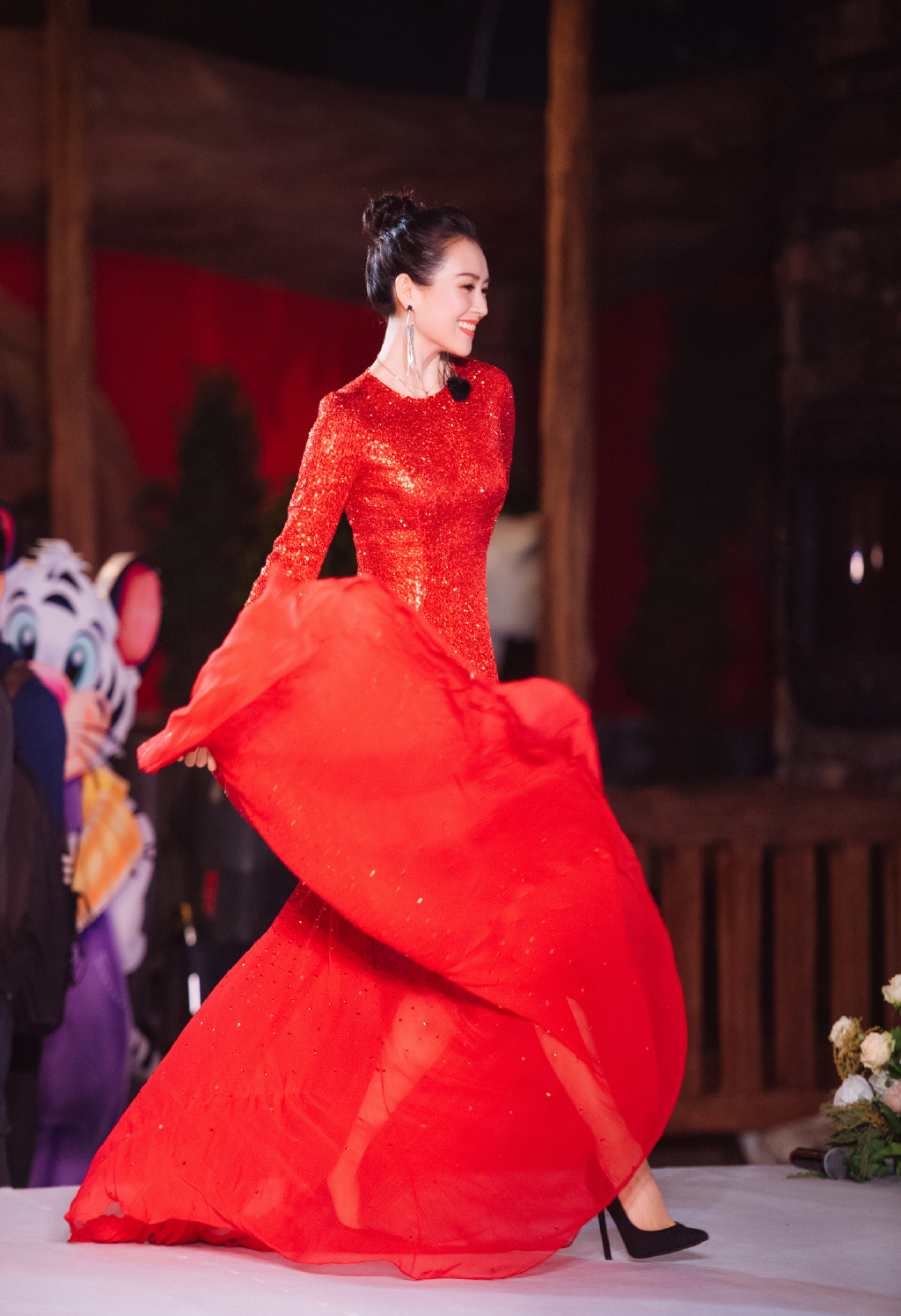 章子怡图片章子怡最新时尚封面图片 恋情甜美人比花娇图片