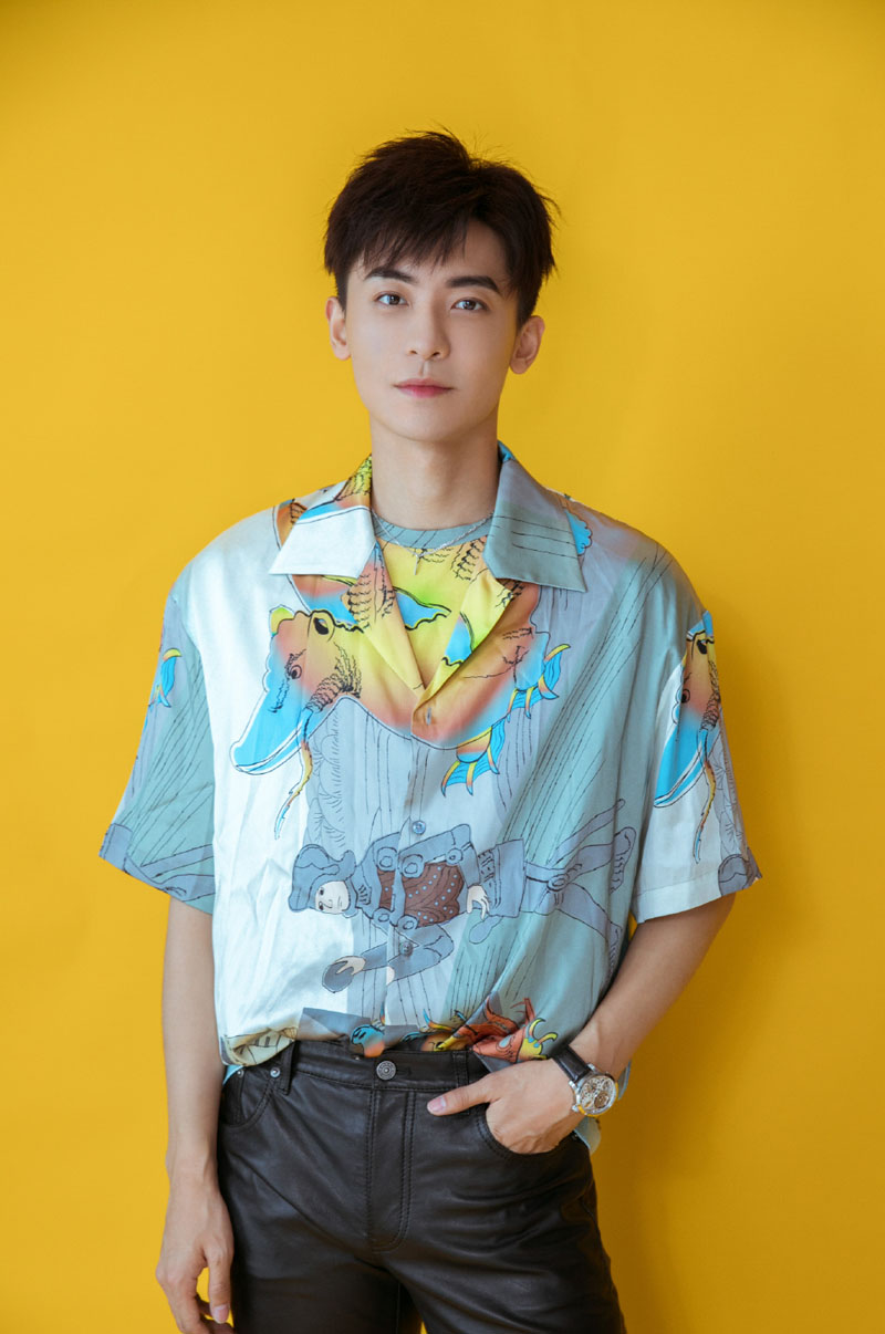 高清甘肃兰州男星赵志伟机车风帅气写真图片图片
