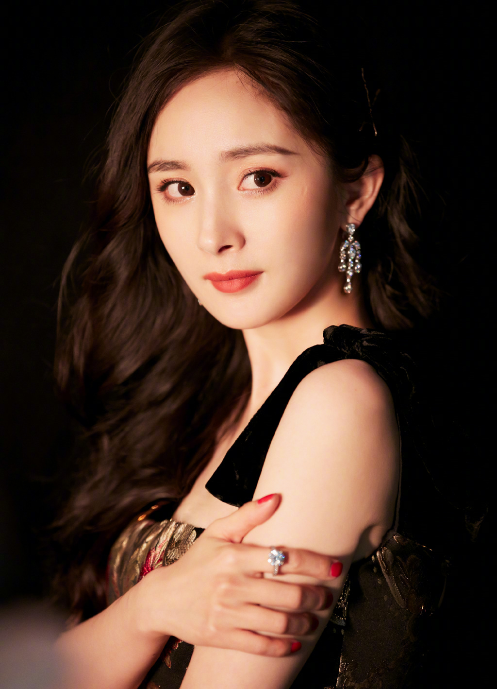 中国内地北京影视女演员杨幂优雅复古写真桌面壁纸图片