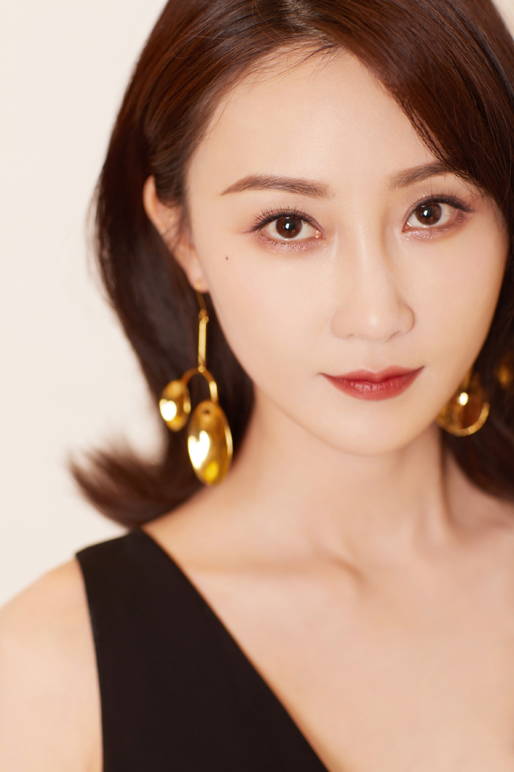 中国内地辽宁省大连女演员林鹏时尚干练活动写真图片图片