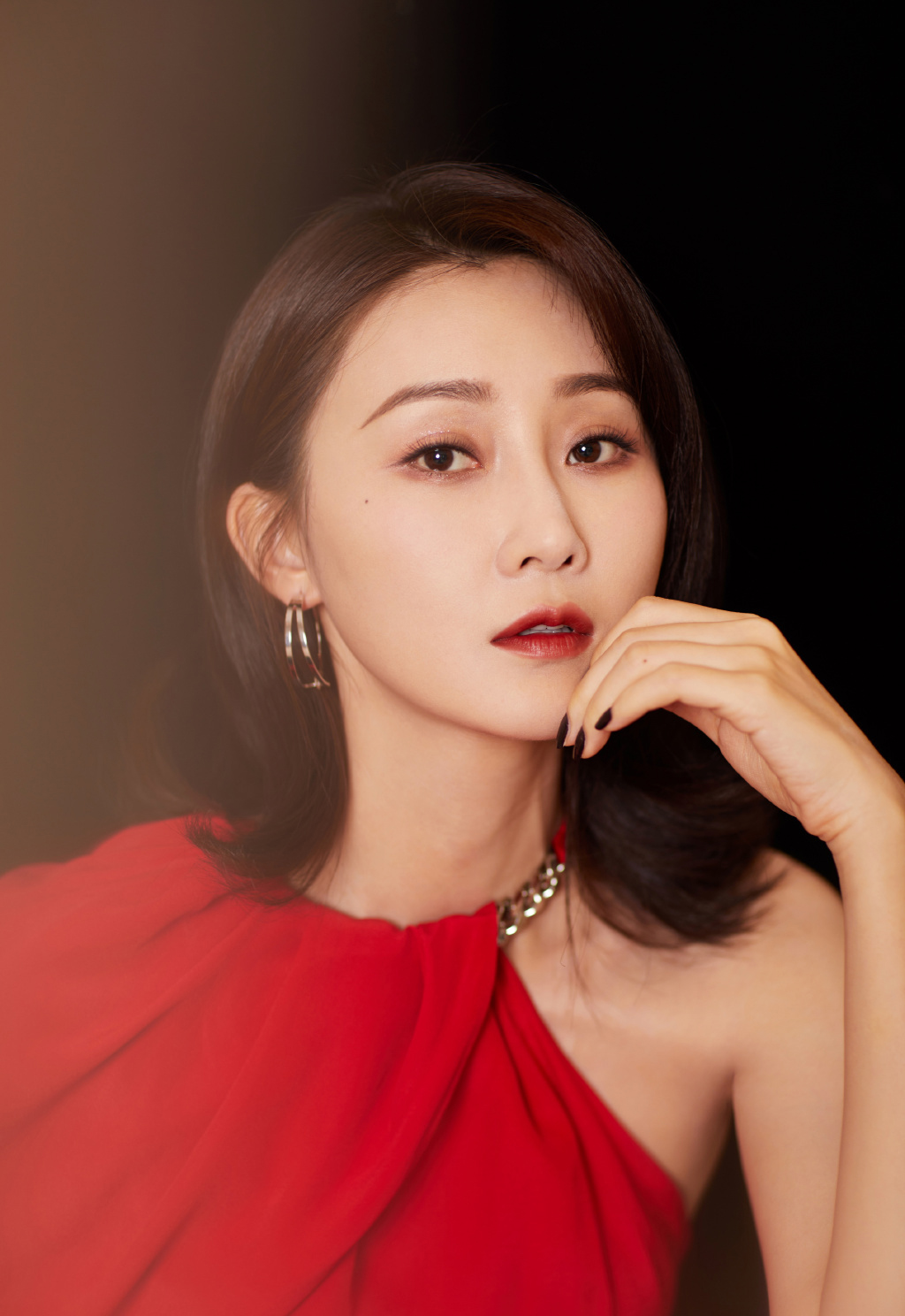 中国内地辽宁省大连女演员林鹏时尚干练活动写真图片图片