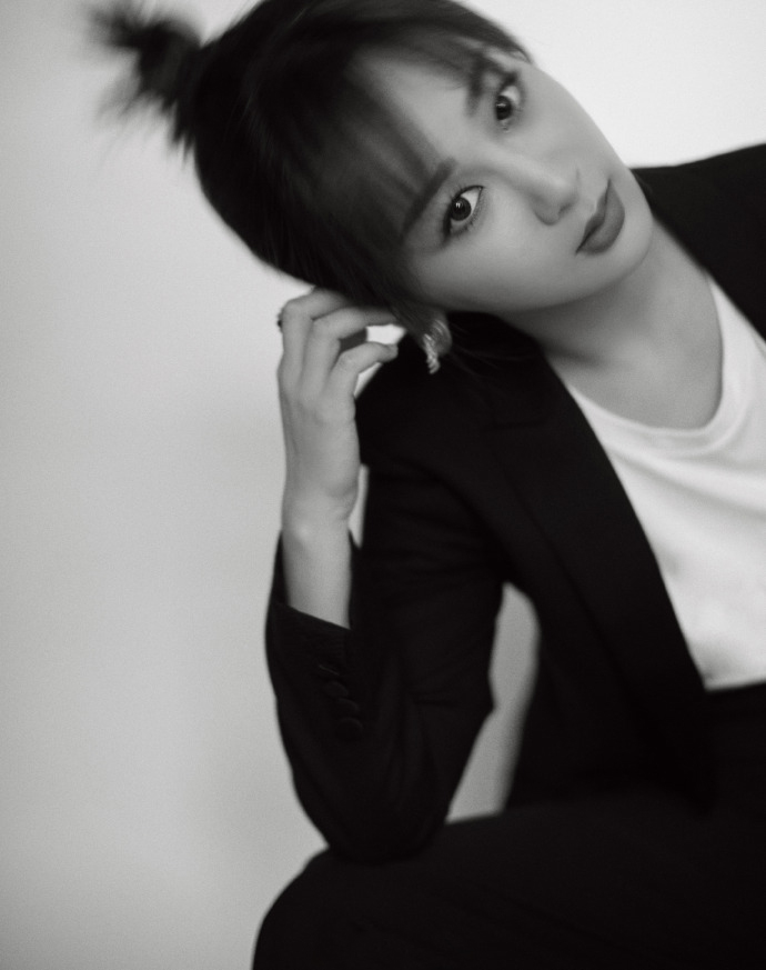 高清中国内地影视北京女演员杨紫微博之夜性感优雅写真图片图片