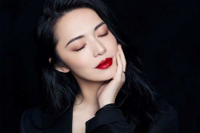 高清中国内地福建省泉州女演员姚晨性感清爽写真图片桌面壁纸图片