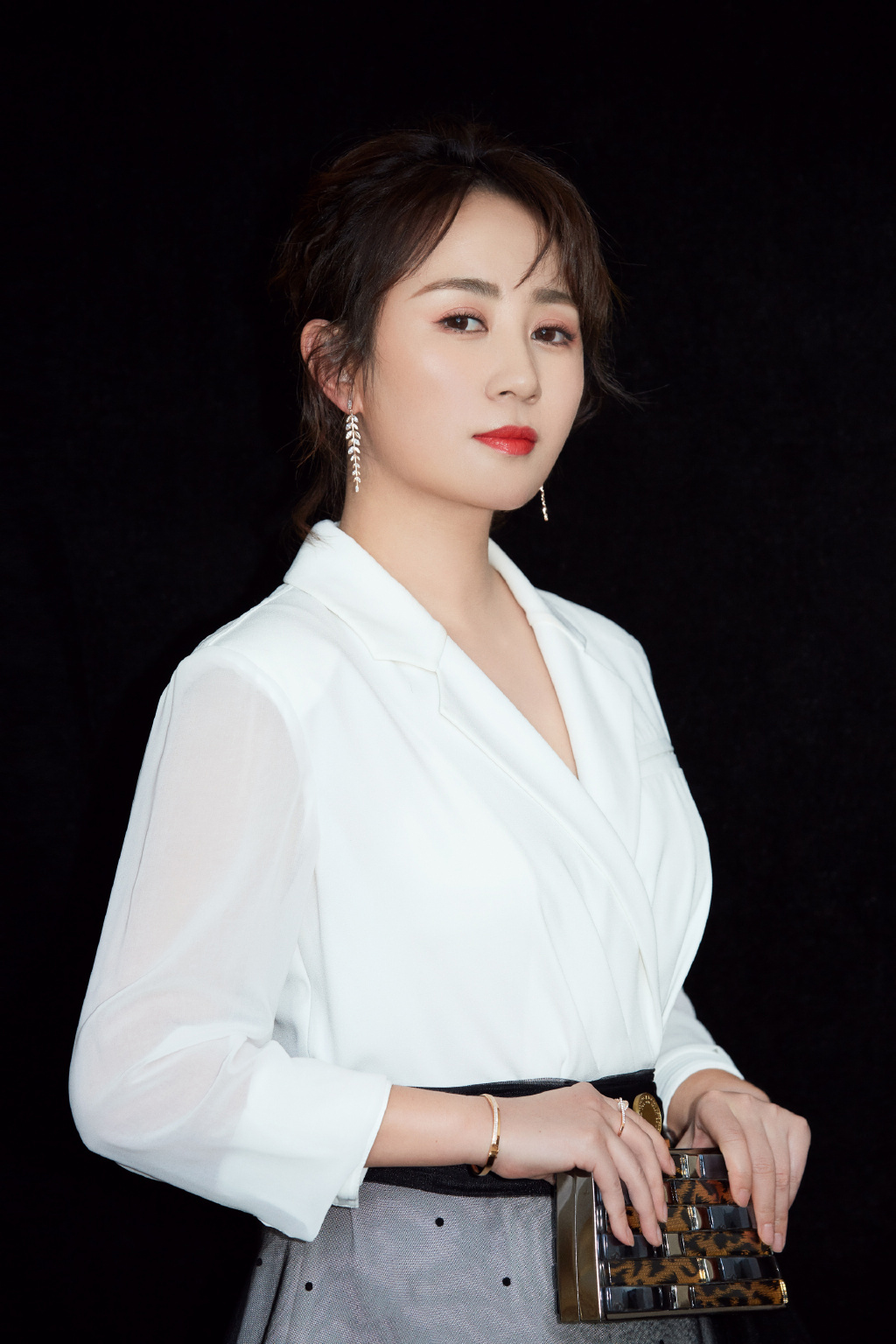 高清辽宁省丹东市宽甸满族自治美女马丽红色高叉长裙性感写真图片图片