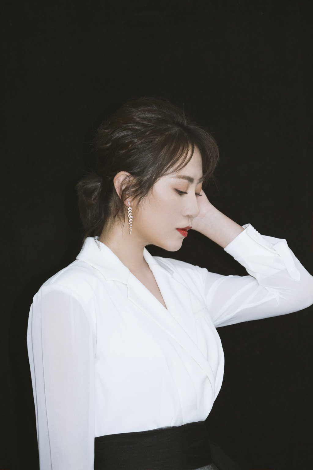 高清辽宁省丹东市宽甸满族自治美女马丽红色高叉长裙性感写真图片图片
