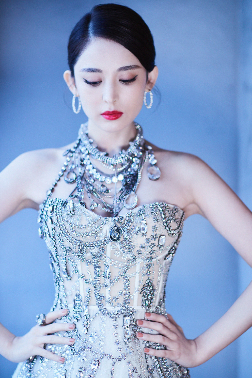 中国内地新疆乌鲁木齐市影视女演员古力娜扎微博之夜性感甜美写真图片图片