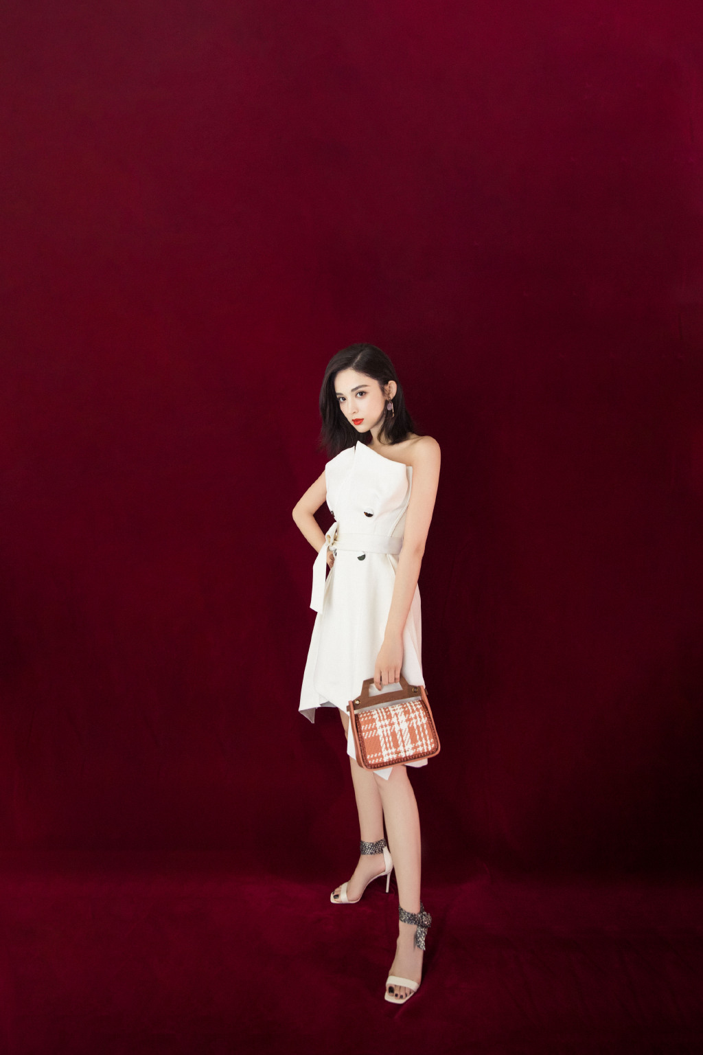 中国内地新疆乌鲁木齐市影视女演员古力娜扎微博之夜性感甜美写真图片图片