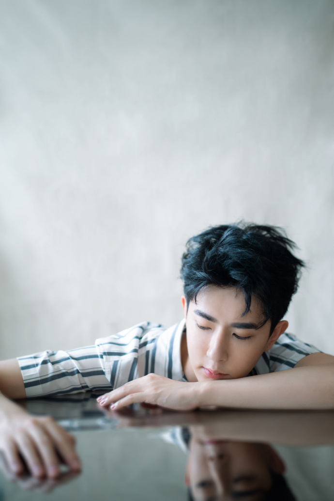 高清新疆乌鲁木齐男明星于朦胧复古造型杂志写真图片图片 高清新疆乌鲁木齐男明星于朦胧复古造型杂志写真图片图片