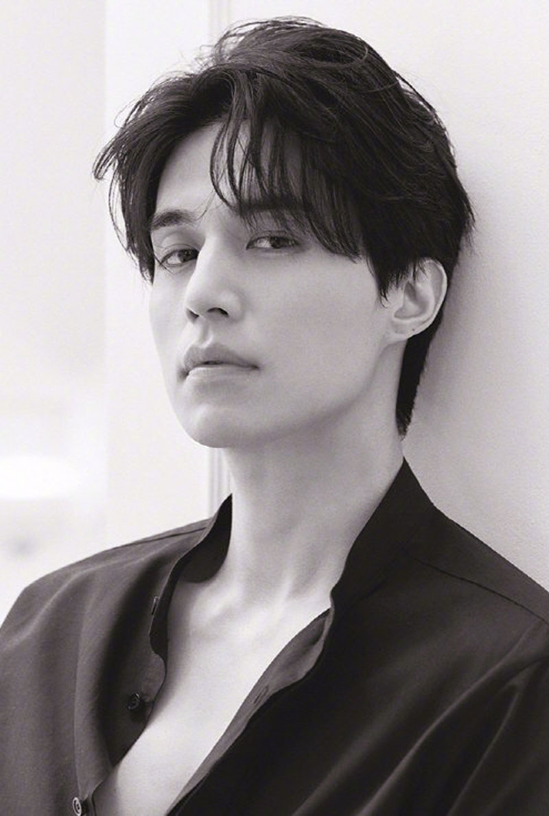 高清韩国首尔男演员李栋旭魅力迷人写真图片图片